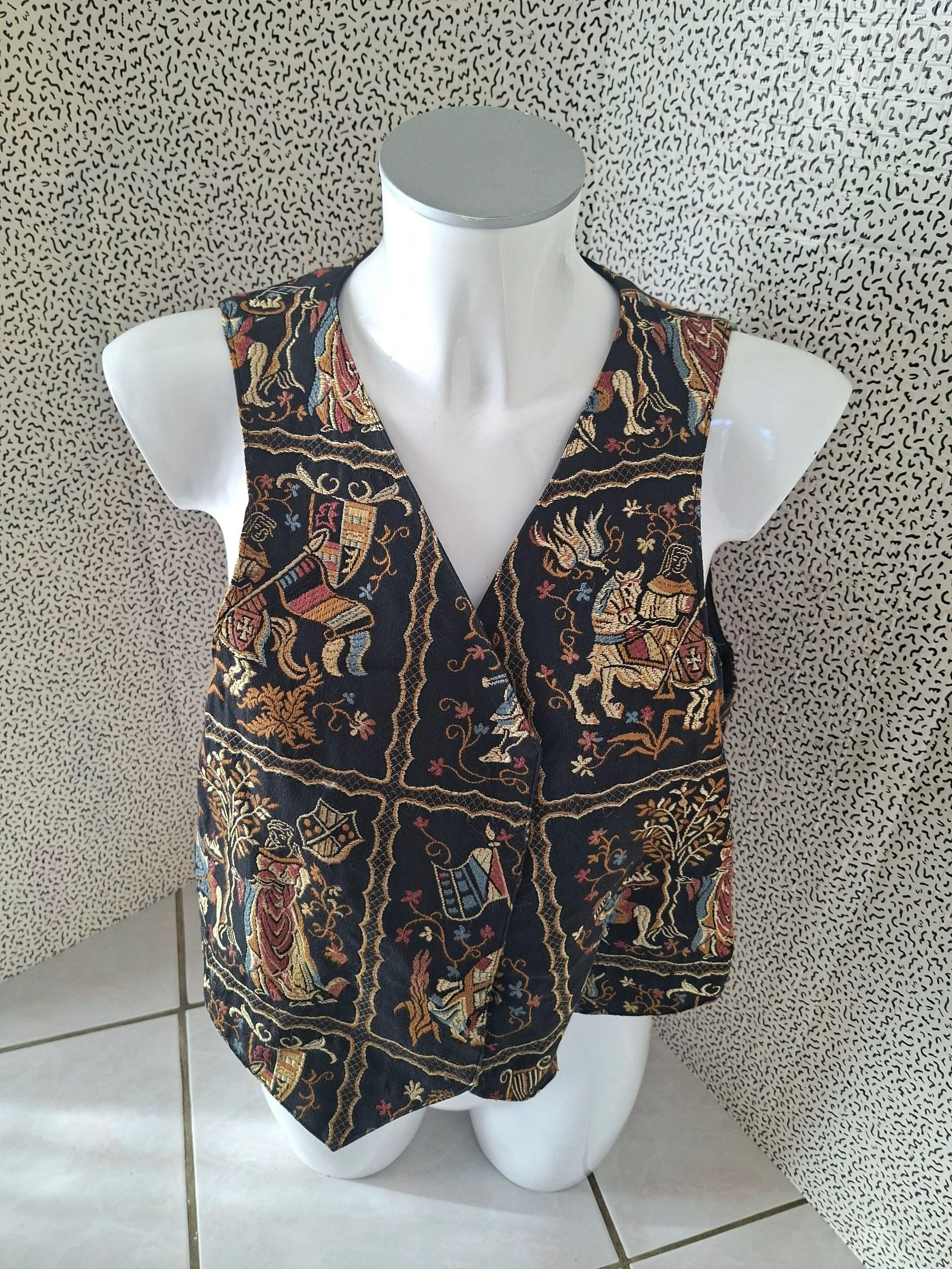 Colete vintage reversível jacquard tapeçaria medieval cavaleiro preto M L – photo 9